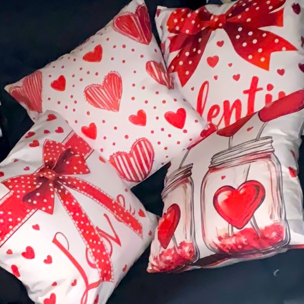 Valentine's Themed Heart and Bow Throw Pillows❤️
